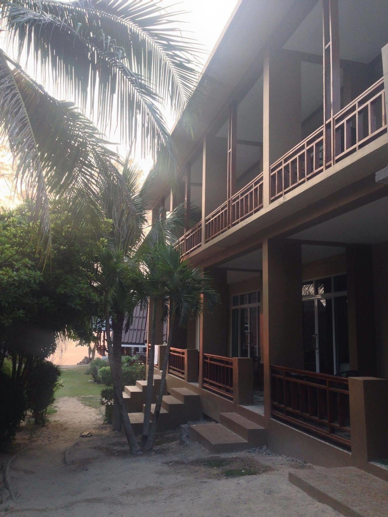 האד סון Hut Sun Bungalow מראה חיצוני תמונה